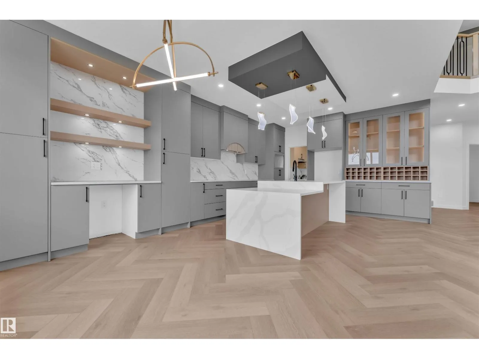 404 Pine PT