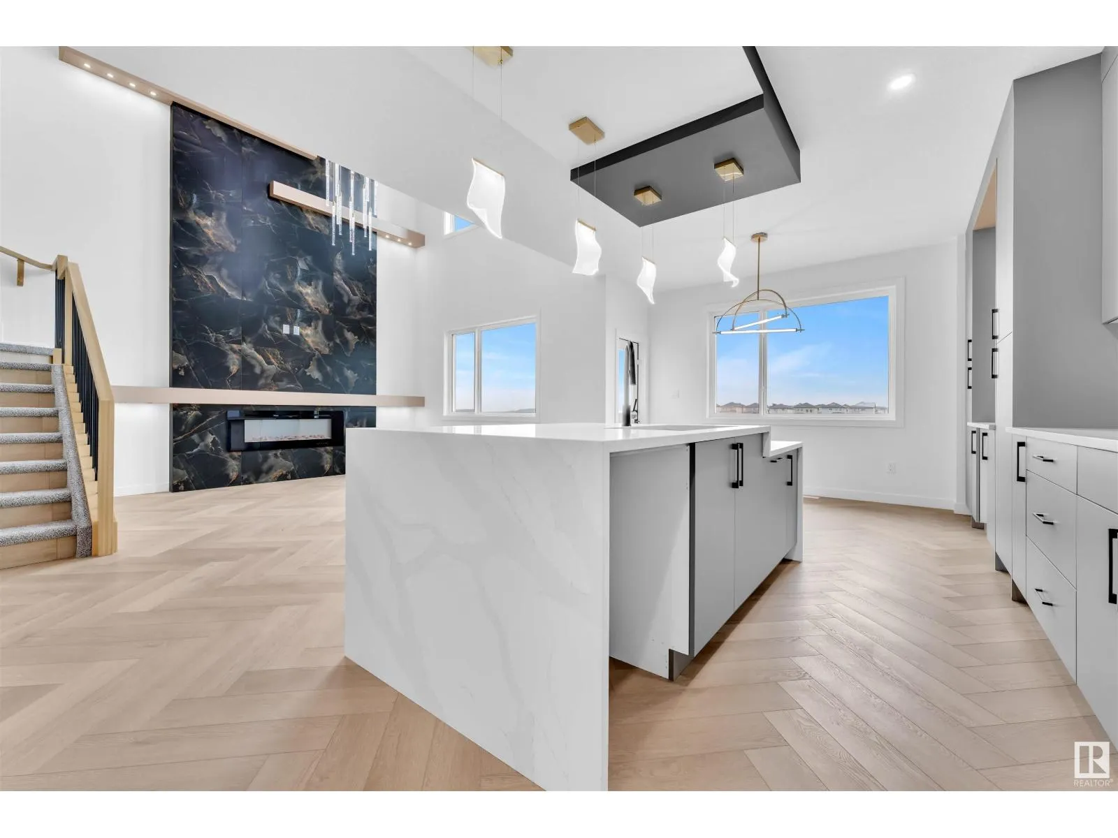 404 Pine PT