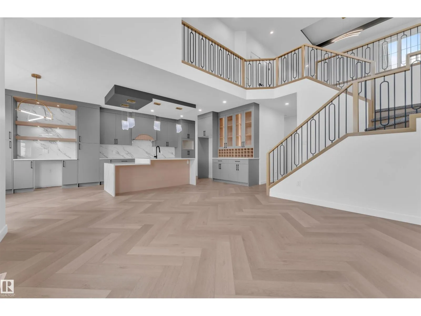 404 Pine PT
