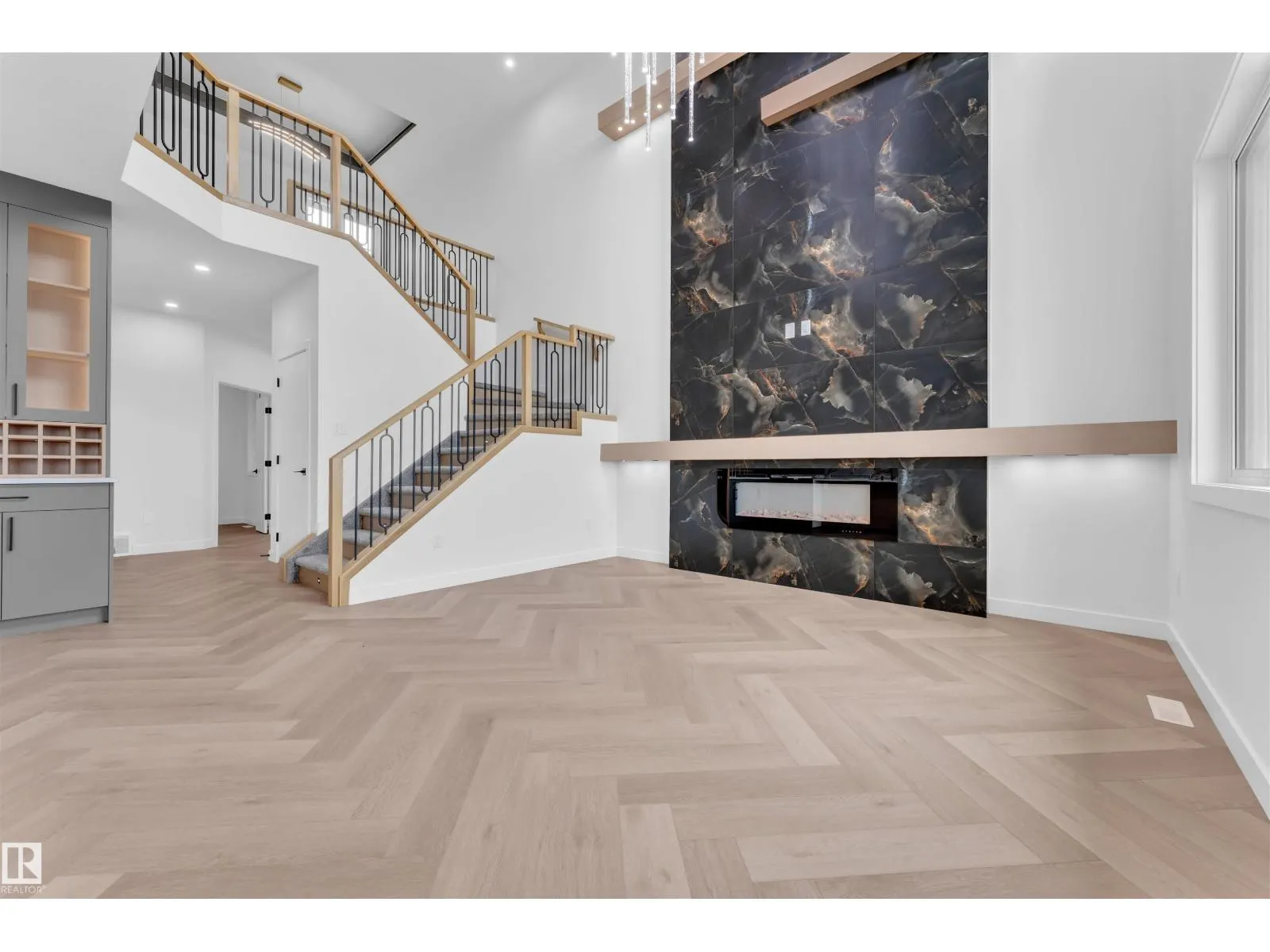 404 Pine PT