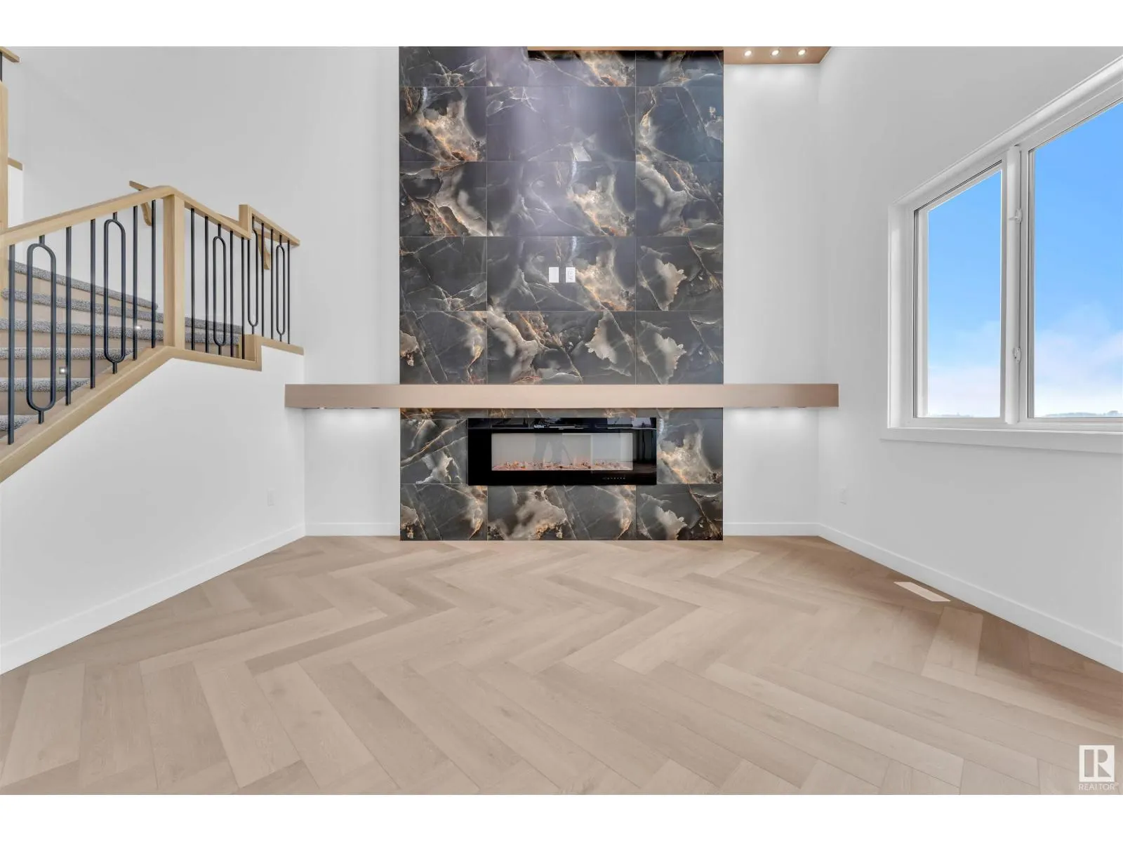 404 Pine PT