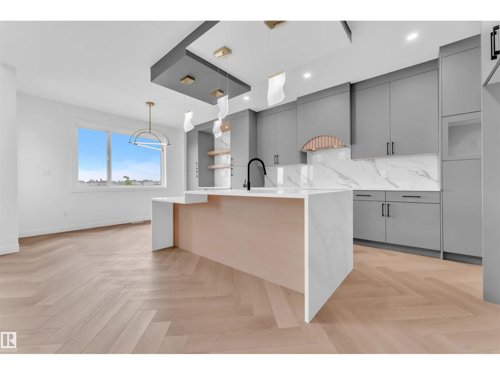 404 Pine PT