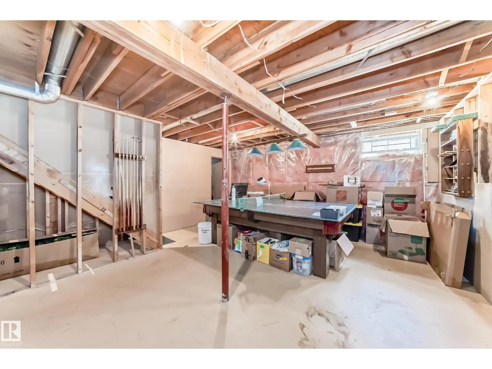 10 DUFFERIN ST