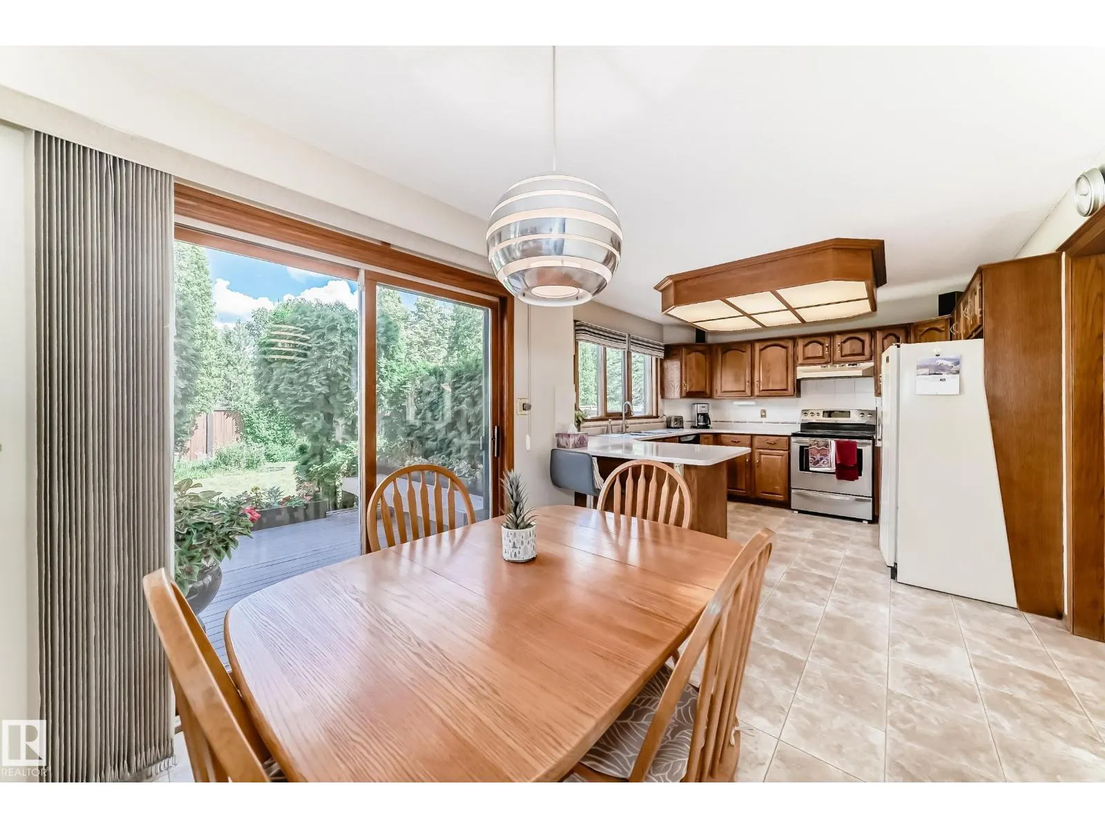 10 DUFFERIN ST