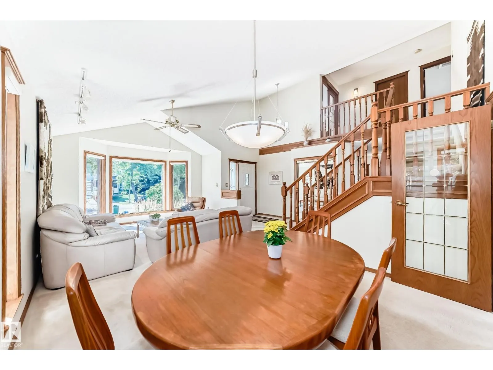 10 DUFFERIN ST