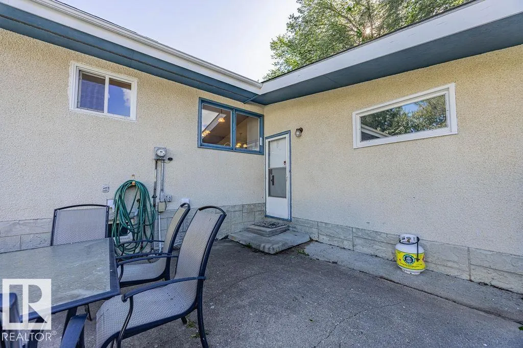 1031 STRATHCONA DR