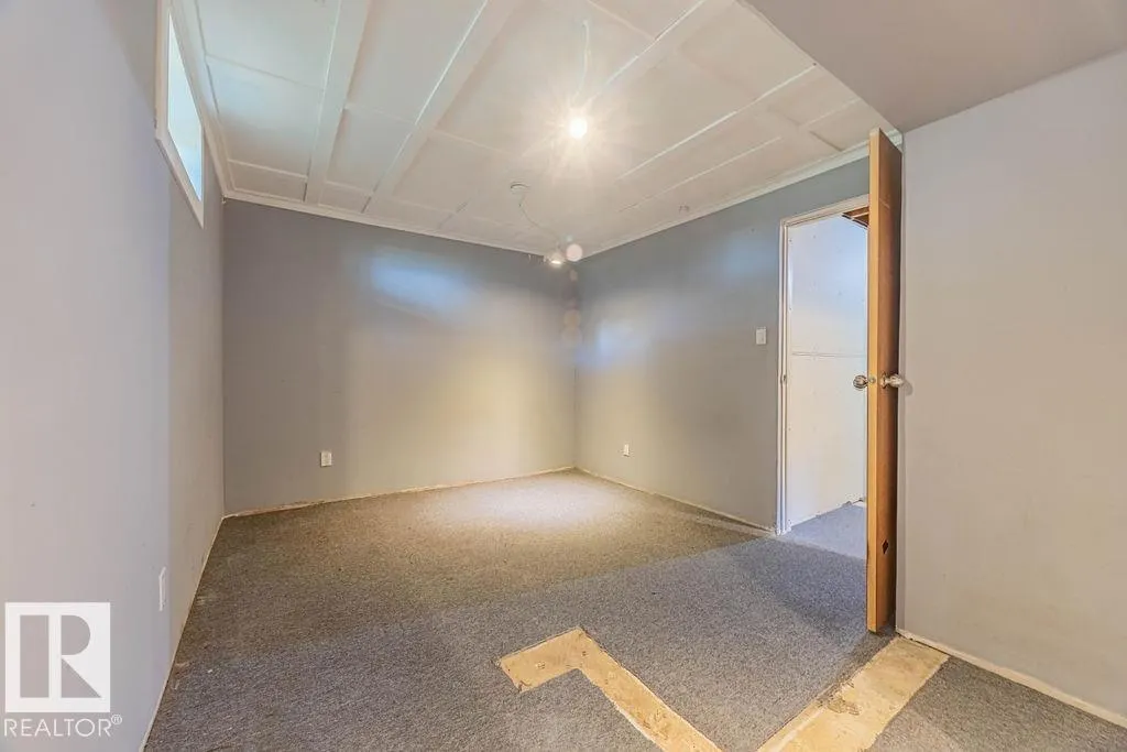 1031 STRATHCONA DR