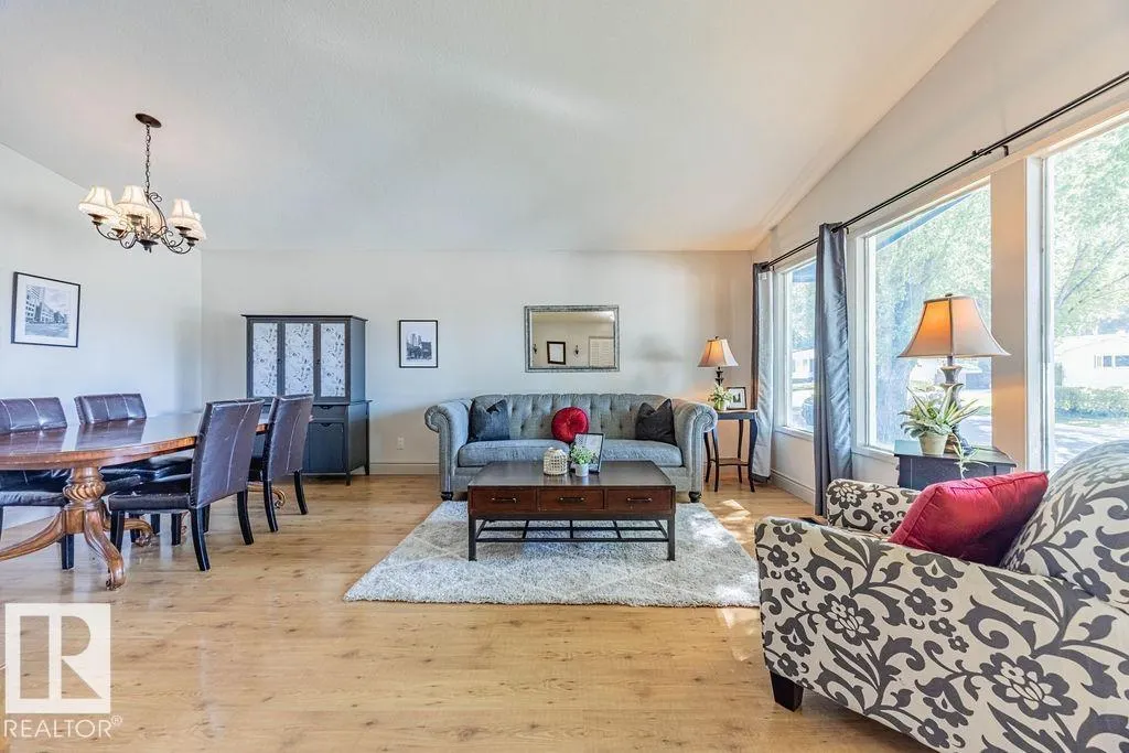 1031 STRATHCONA DR