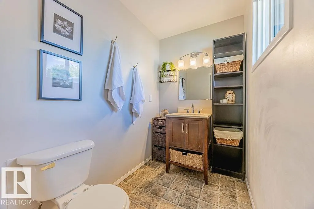1031 STRATHCONA DR
