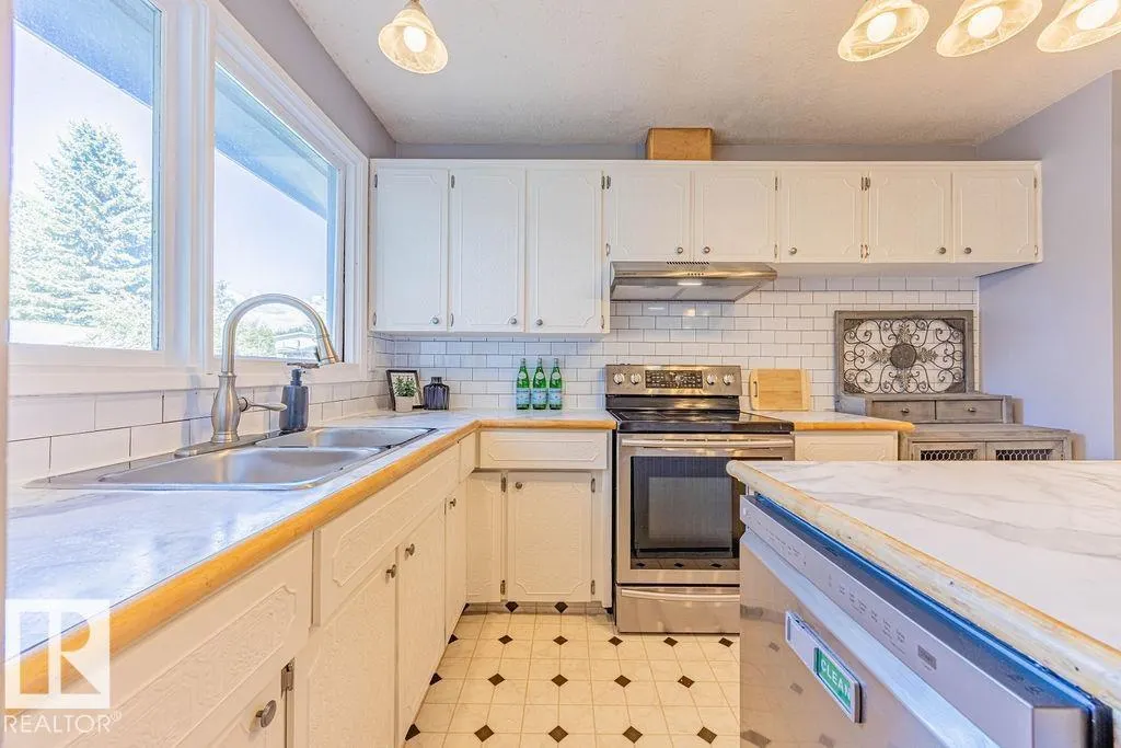 1031 STRATHCONA DR