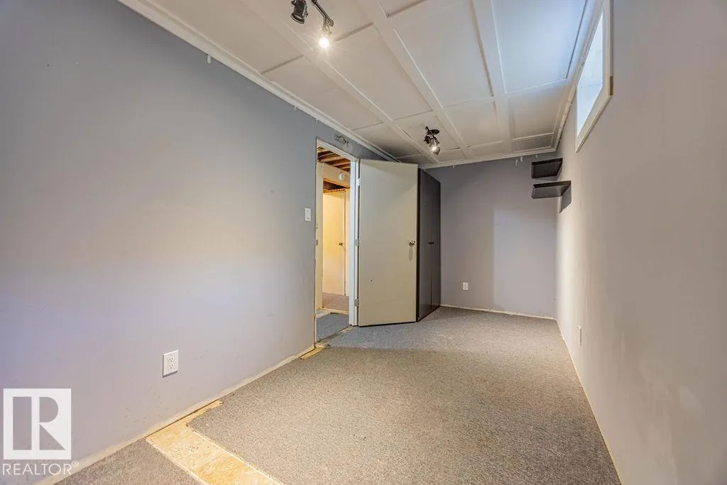 1031 STRATHCONA DR