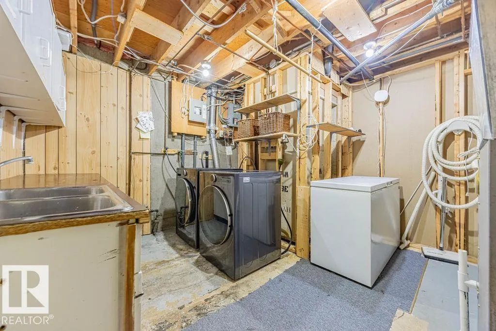 1031 STRATHCONA DR