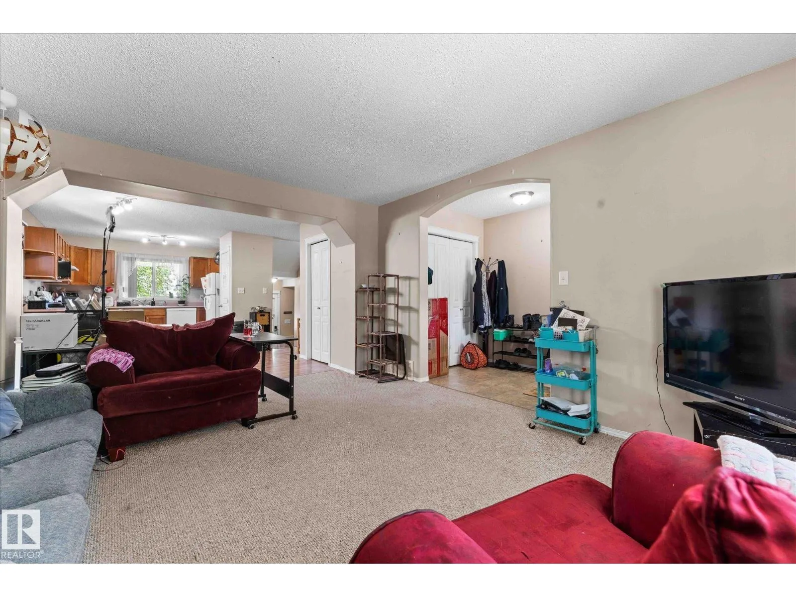 76 VENTURA ST