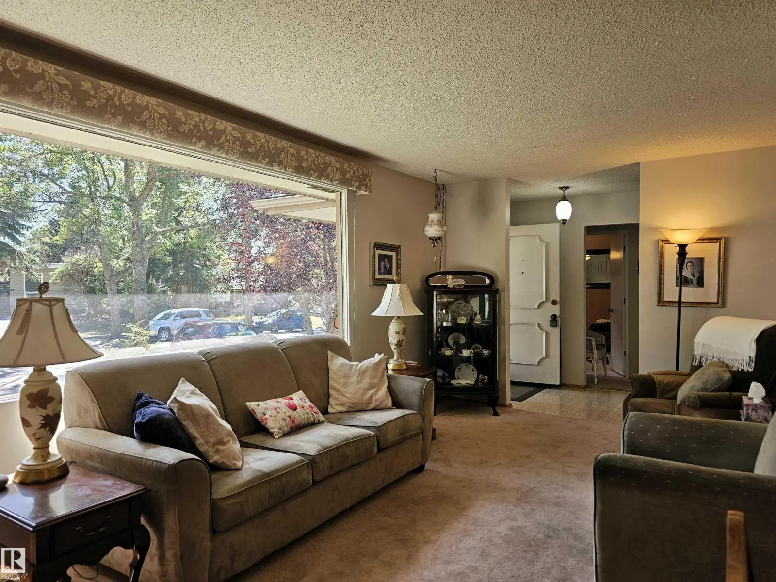 32 GATEWOOD AV