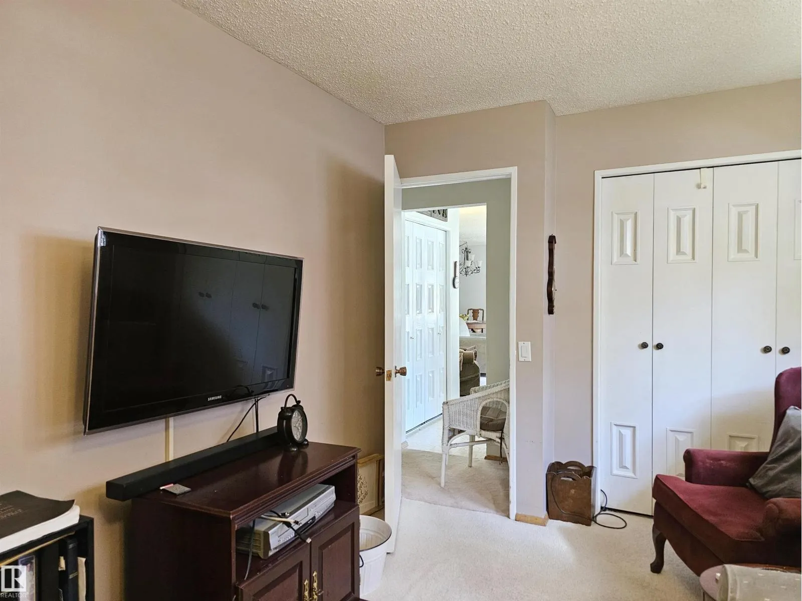 32 GATEWOOD AV