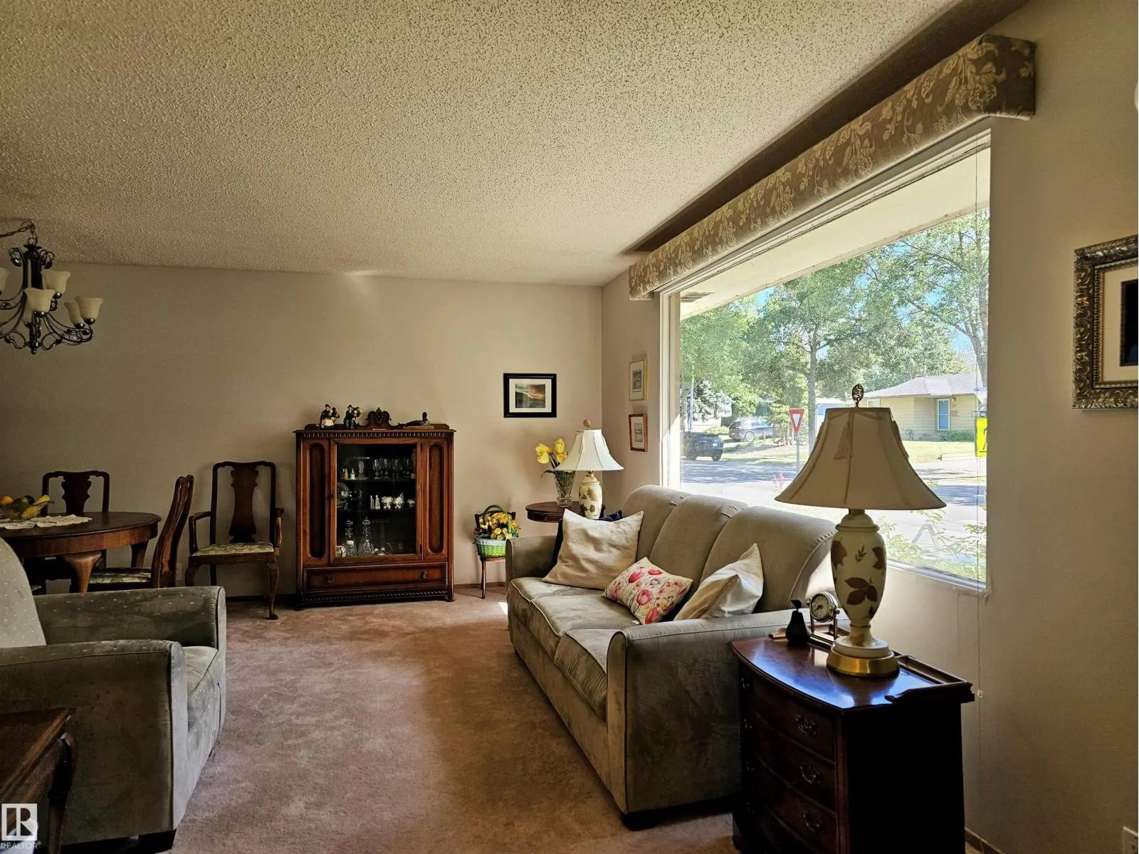 32 GATEWOOD AV
