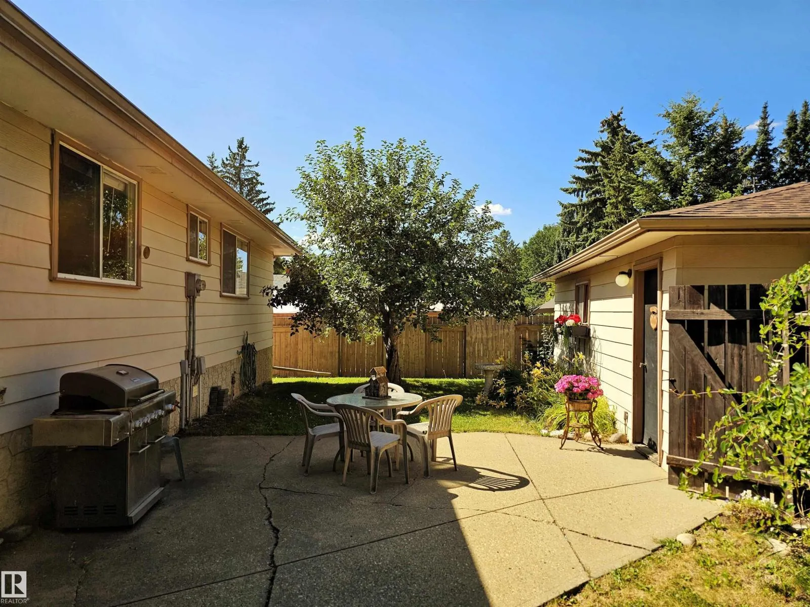 32 GATEWOOD AV