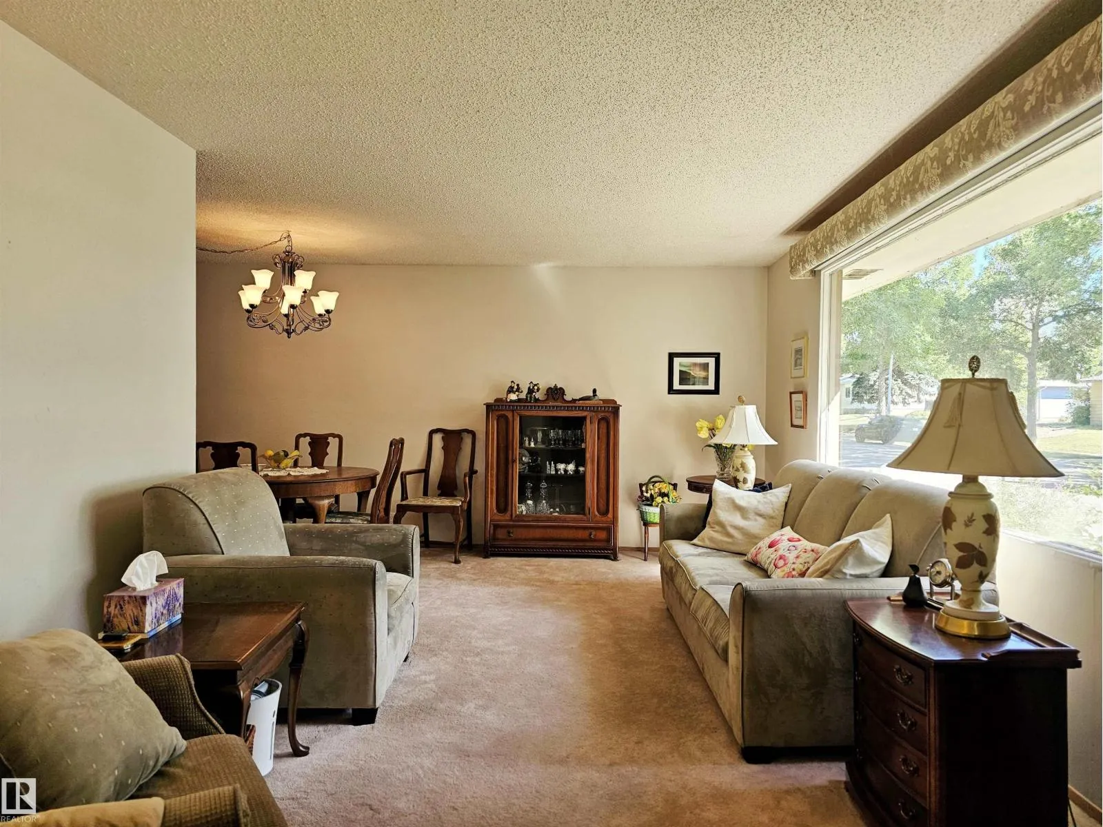 32 GATEWOOD AV