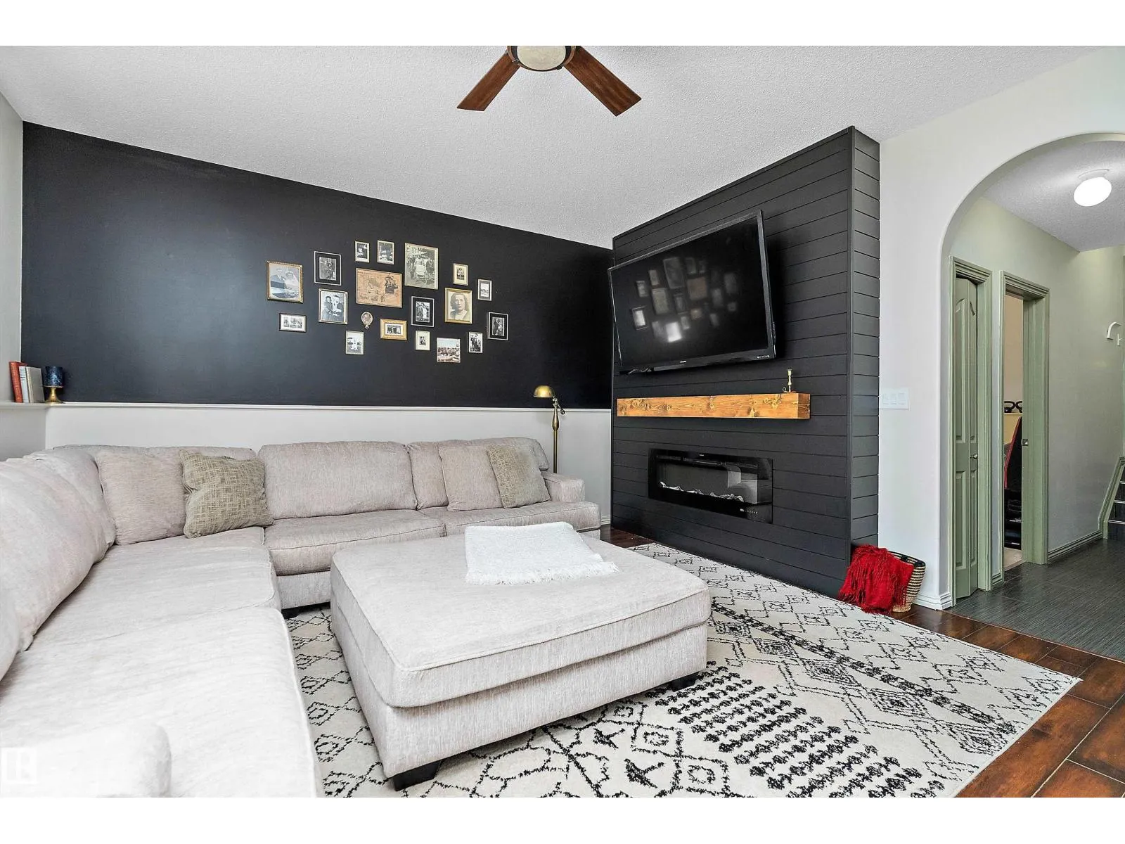 18 ORANGEWOOD PL