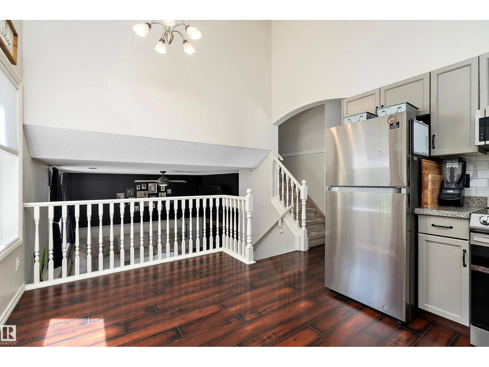 18 ORANGEWOOD PL