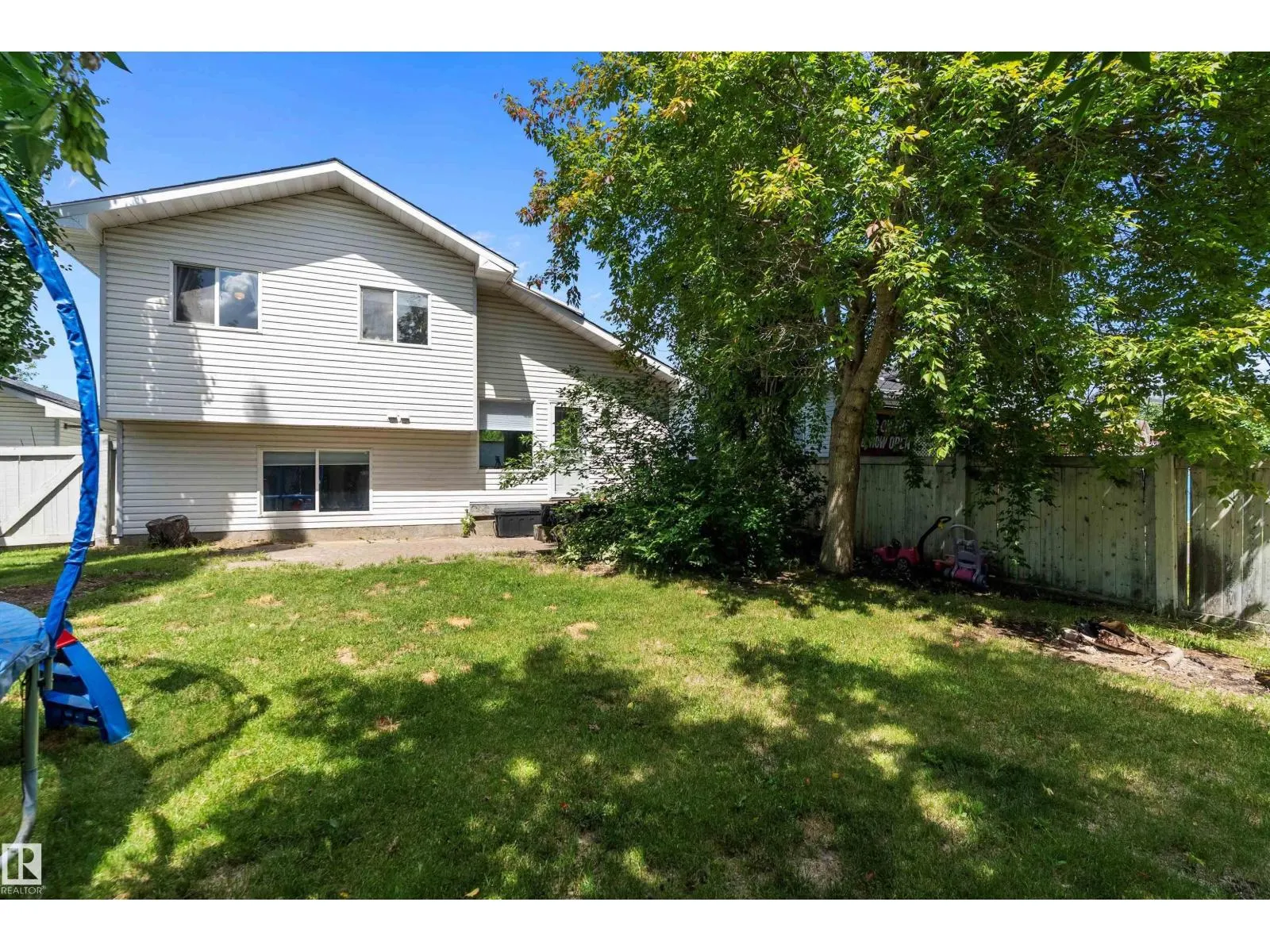 18 ORANGEWOOD PL