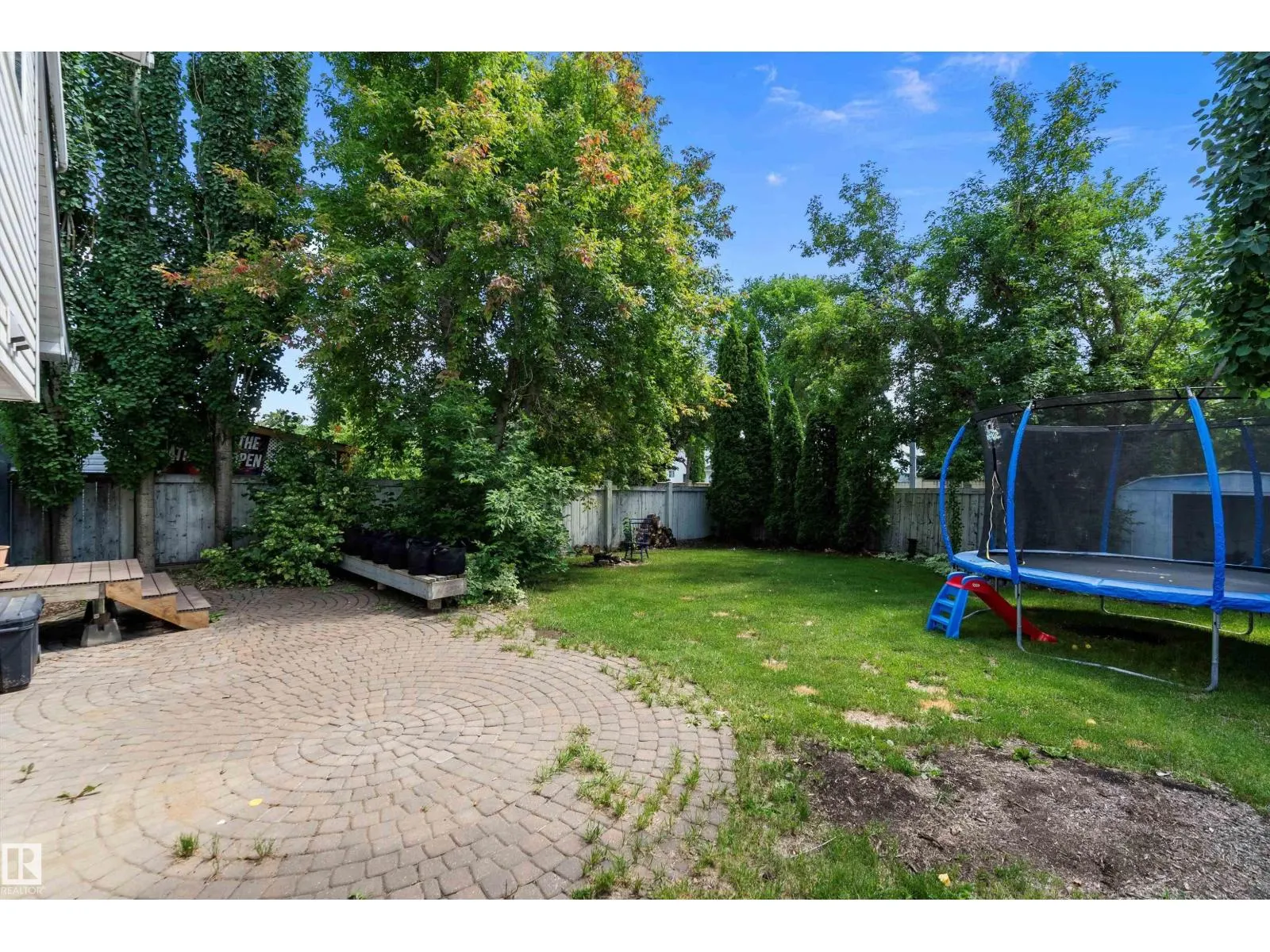 18 ORANGEWOOD PL