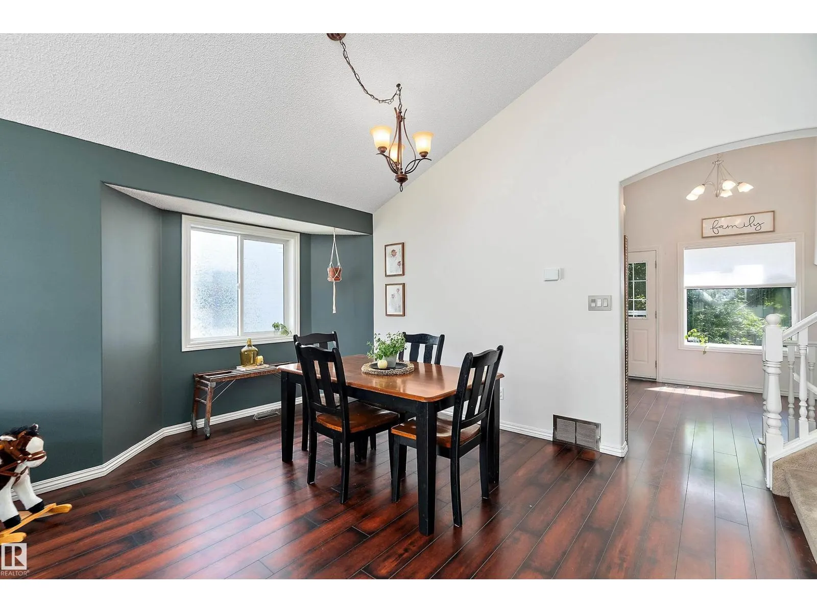18 ORANGEWOOD PL