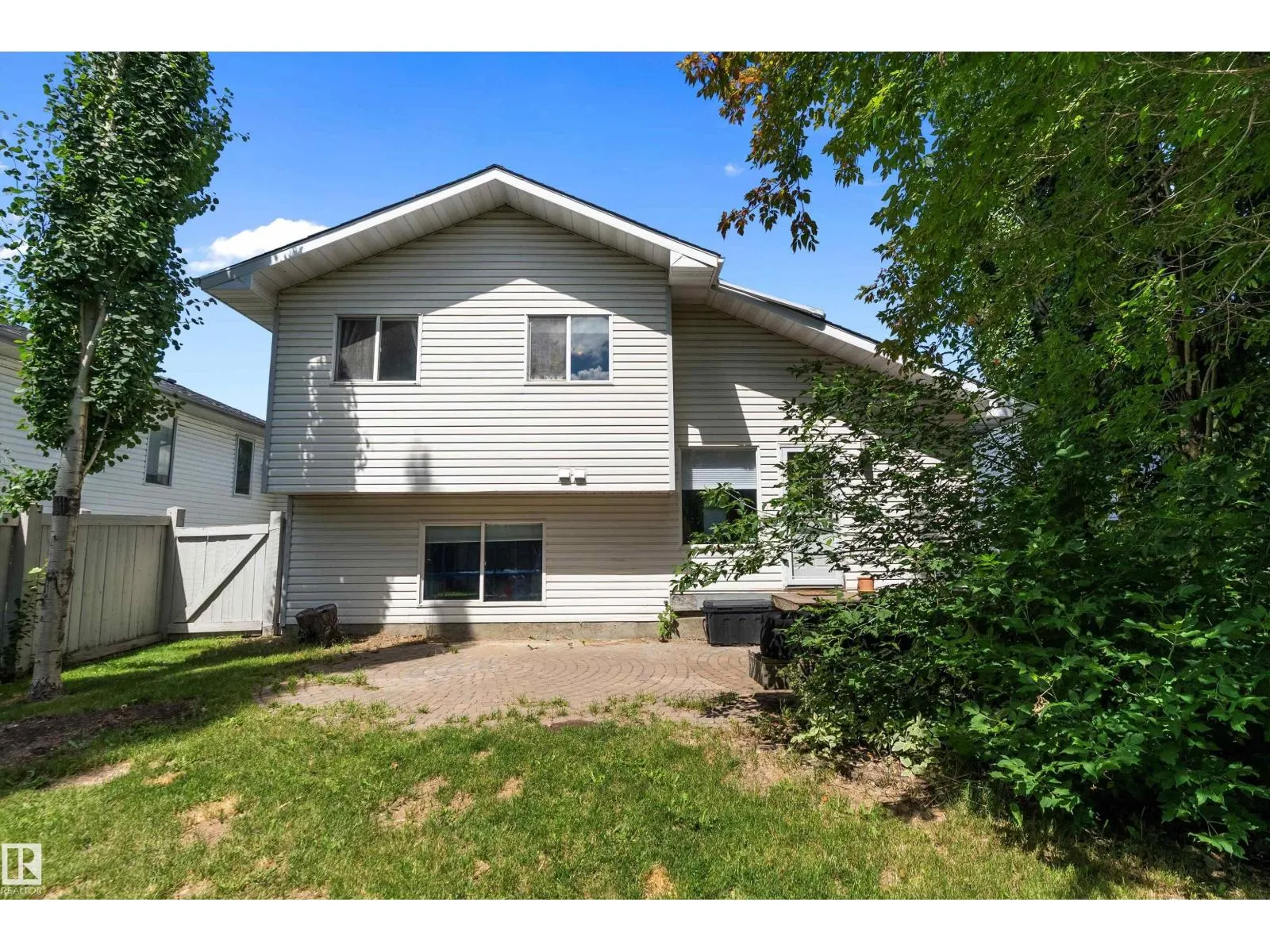 18 ORANGEWOOD PL