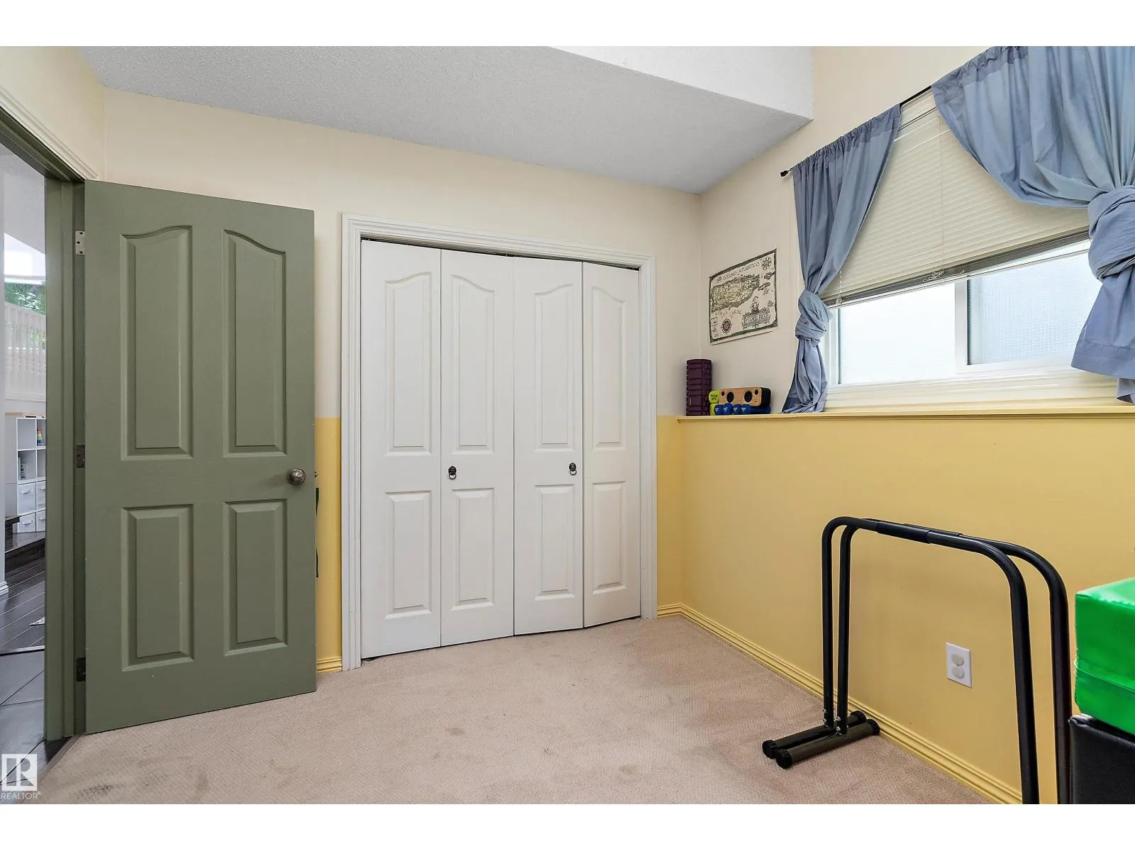 18 ORANGEWOOD PL