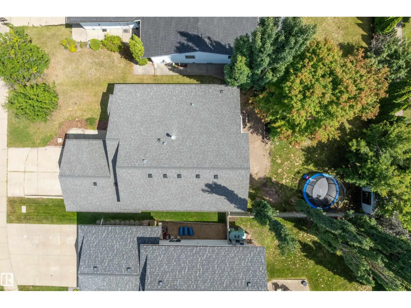 18 ORANGEWOOD PL