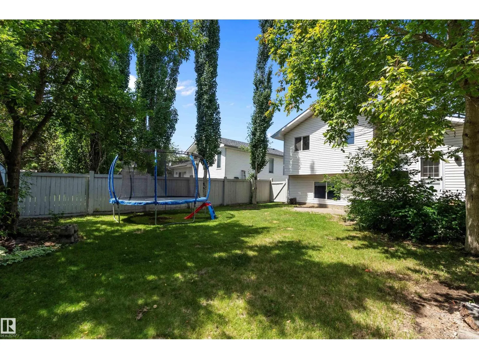 18 ORANGEWOOD PL