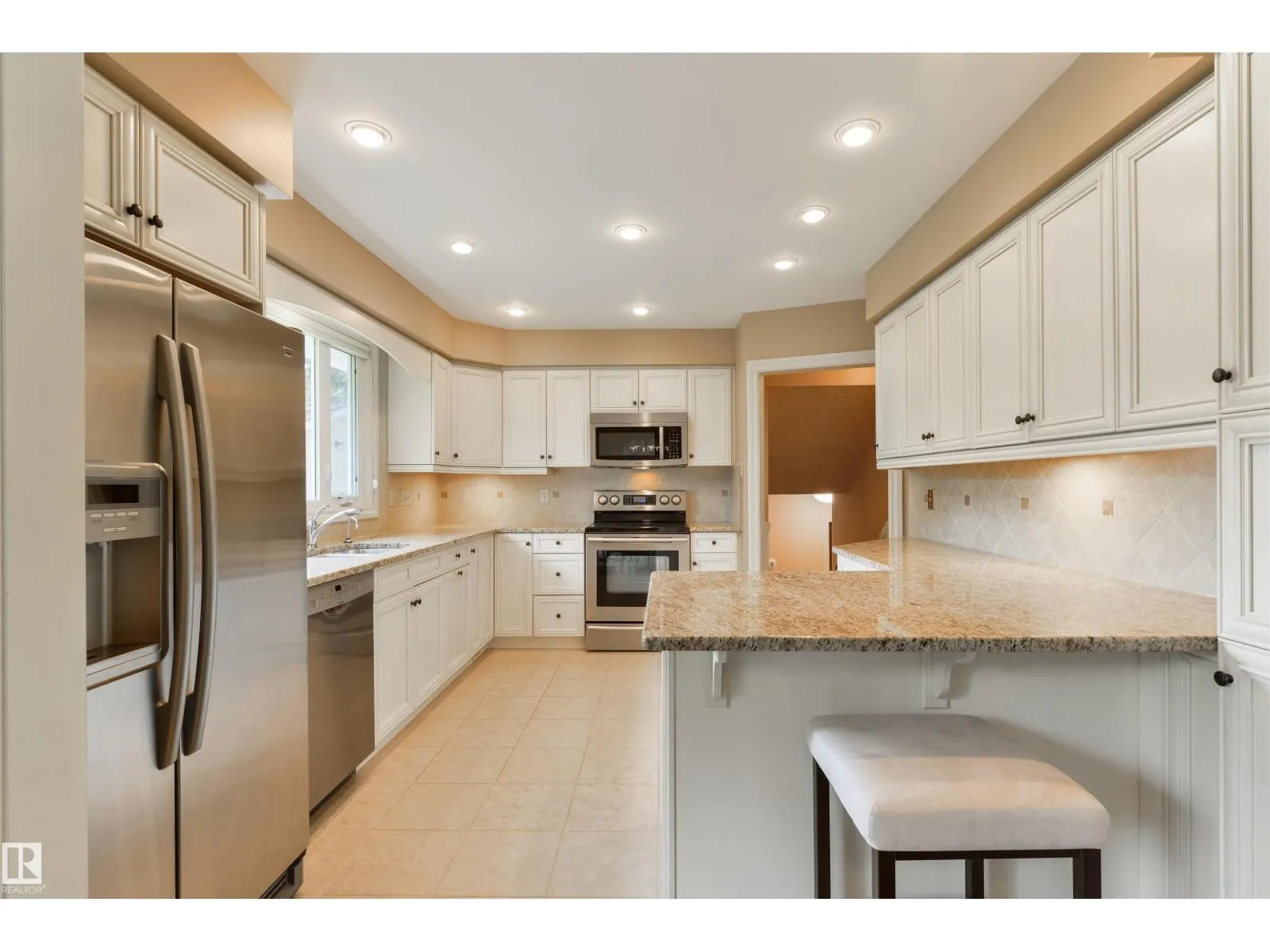14007 53 AV NW