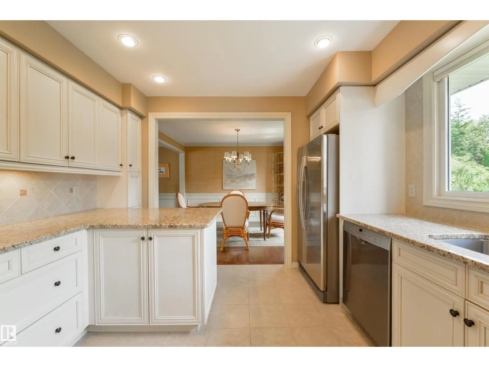 14007 53 AV NW
