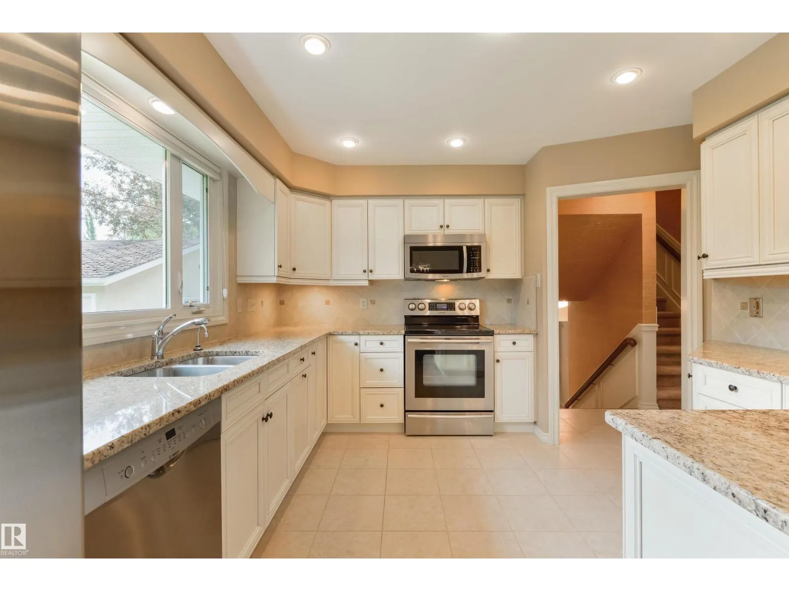 14007 53 AV NW