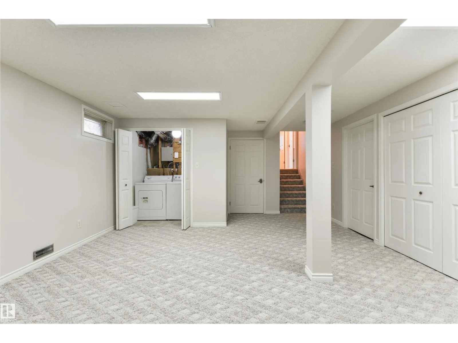 14007 53 AV NW