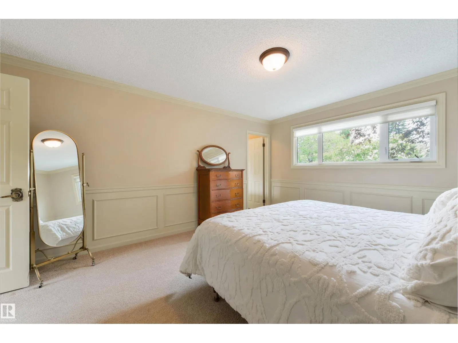 14007 53 AV NW