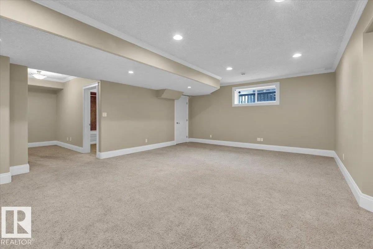 27 KINGDOM PL