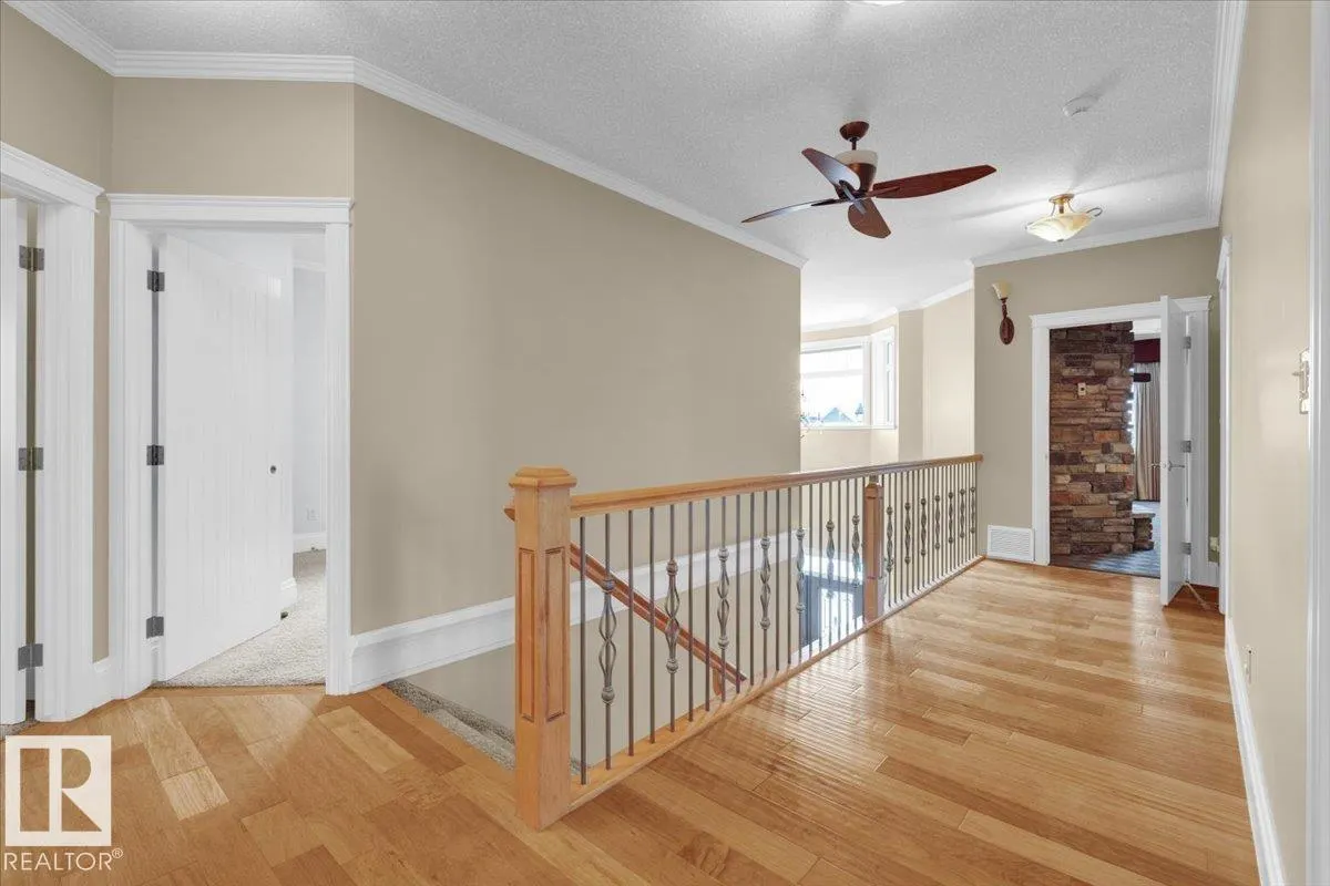 27 KINGDOM PL