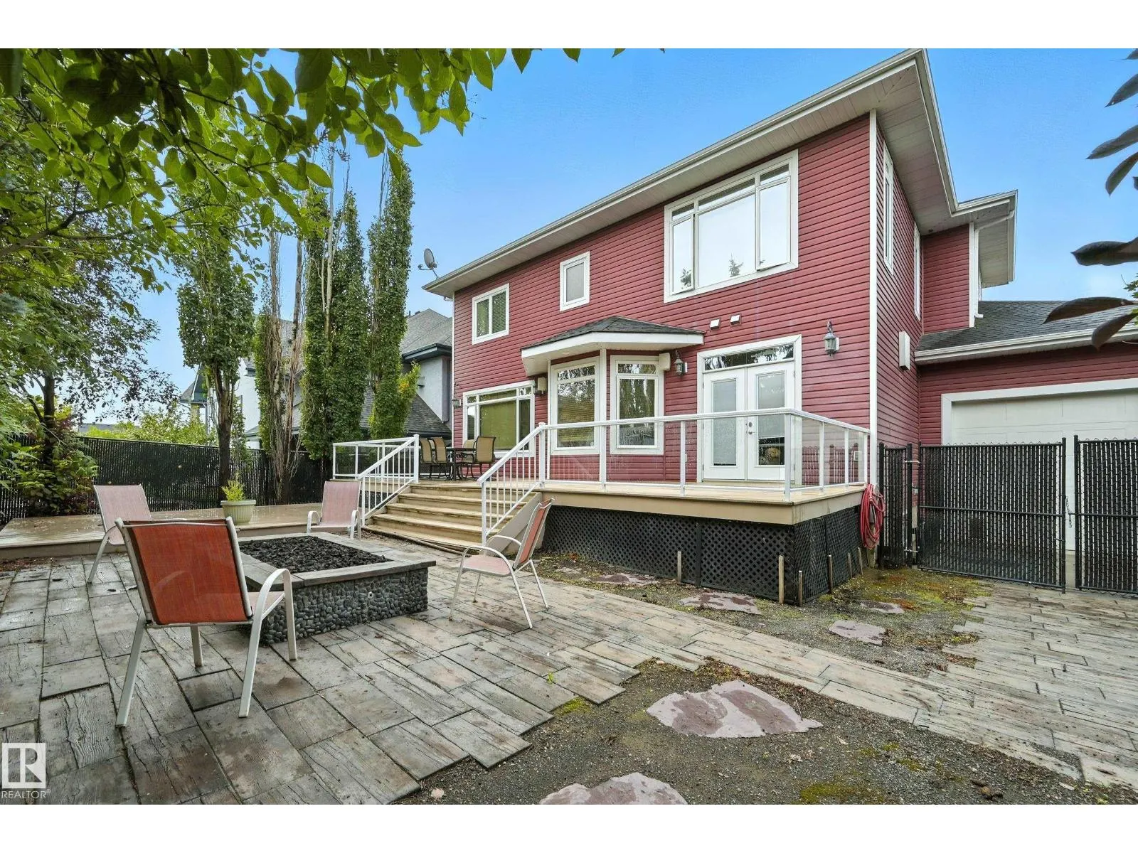 27 KINGDOM PL