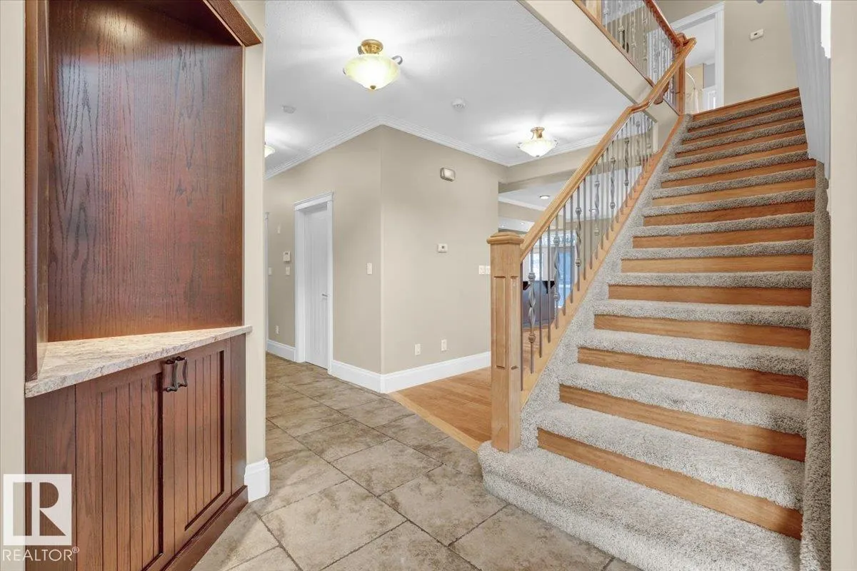 27 KINGDOM PL