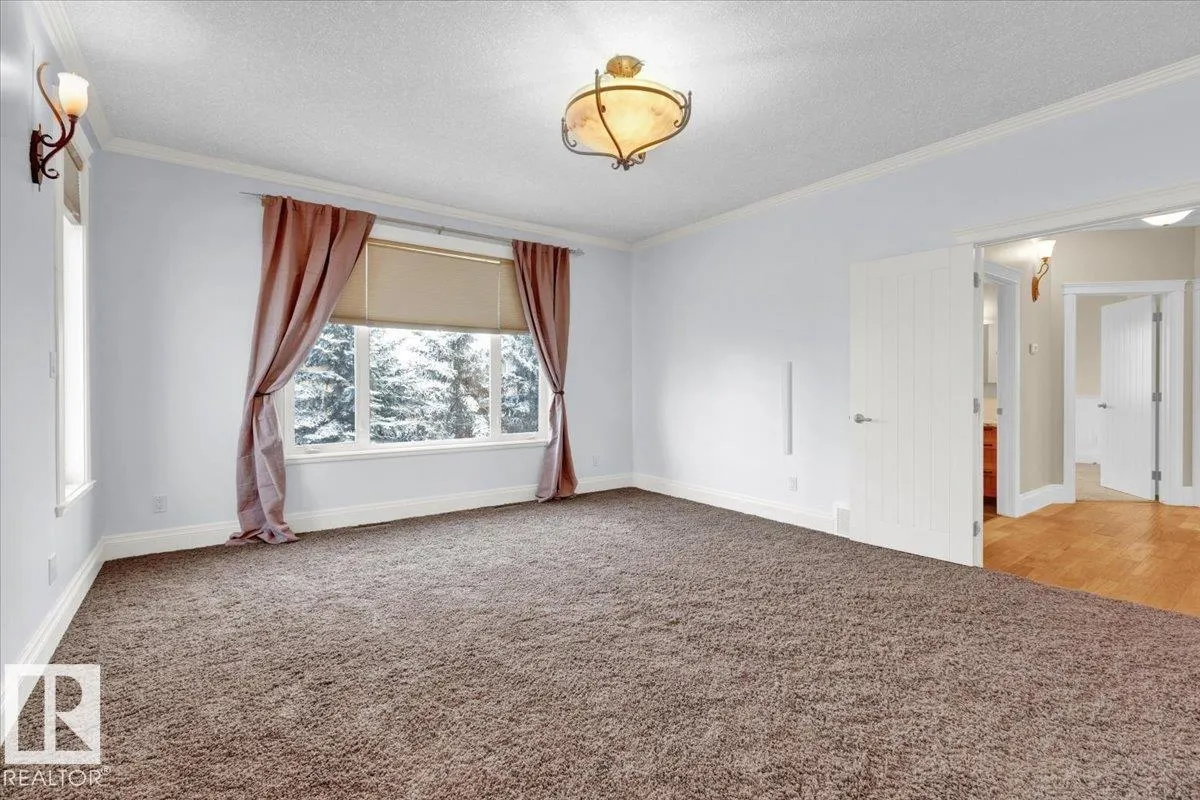 27 KINGDOM PL