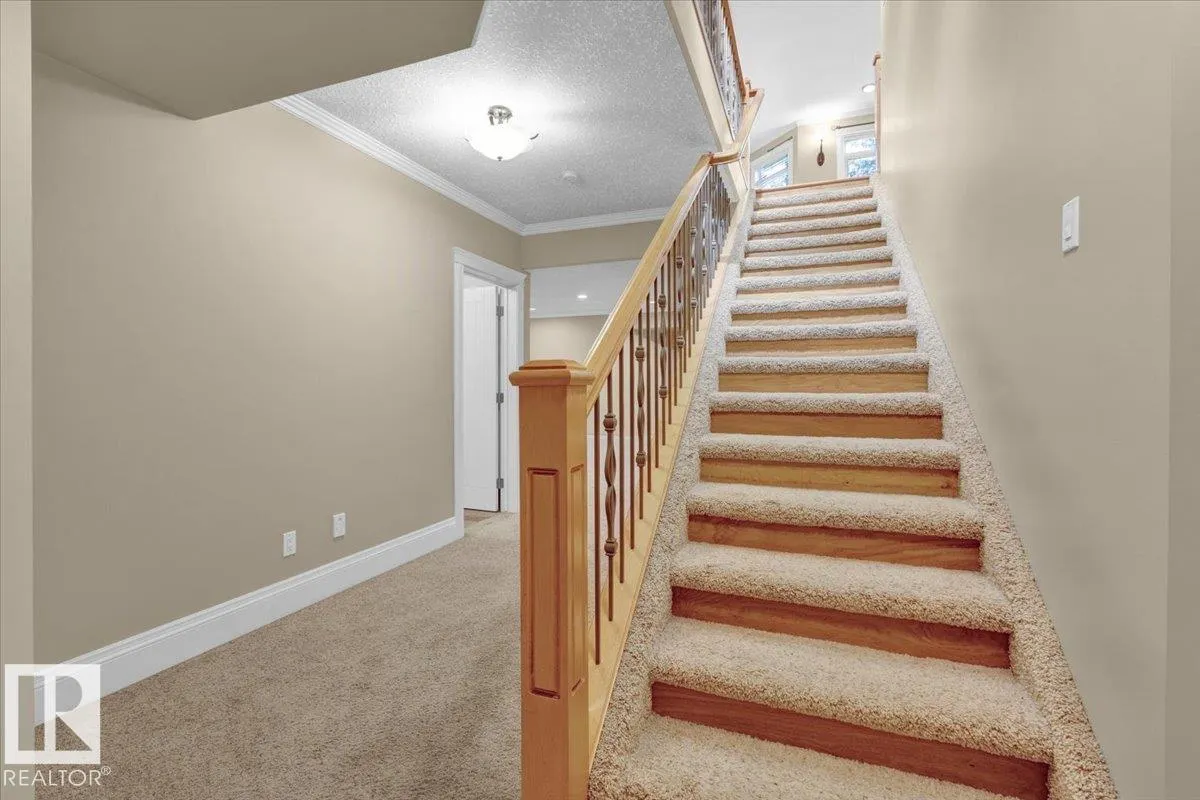 27 KINGDOM PL