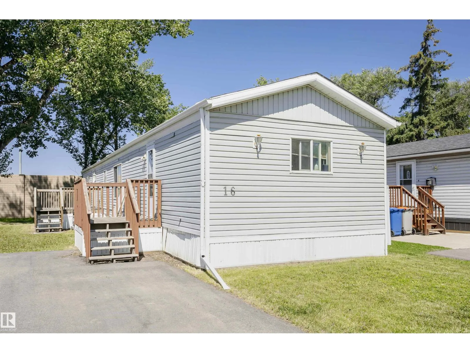 16 Willow Park Estates