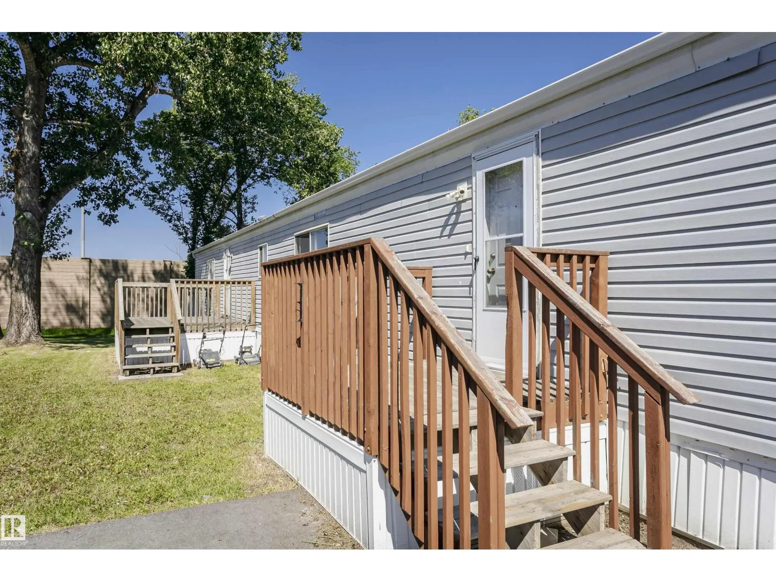 16 Willow Park Estates