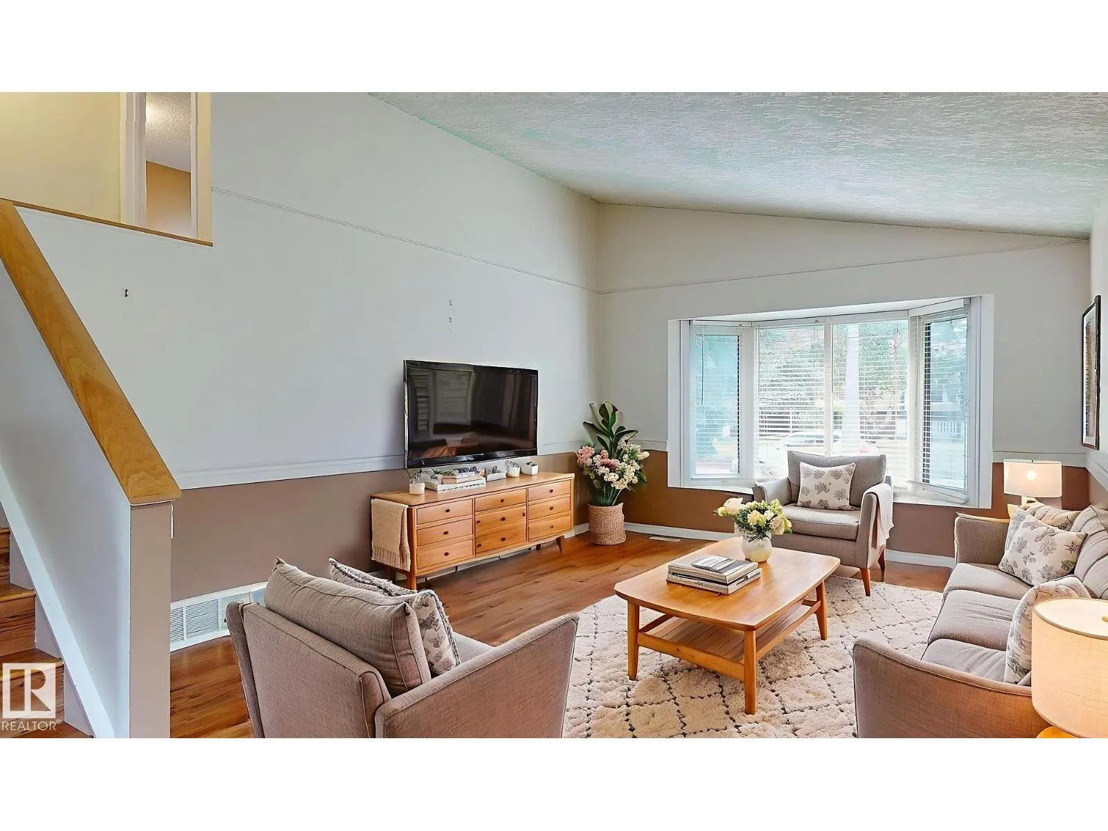 218 GREENWOOD DR