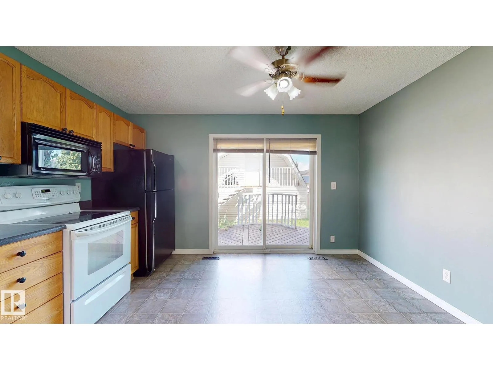 218 GREENWOOD DR