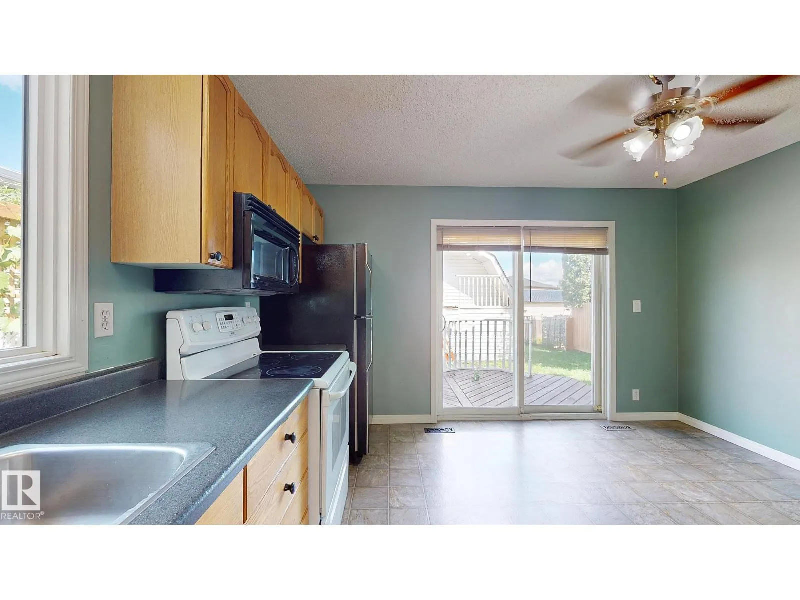 218 GREENWOOD DR
