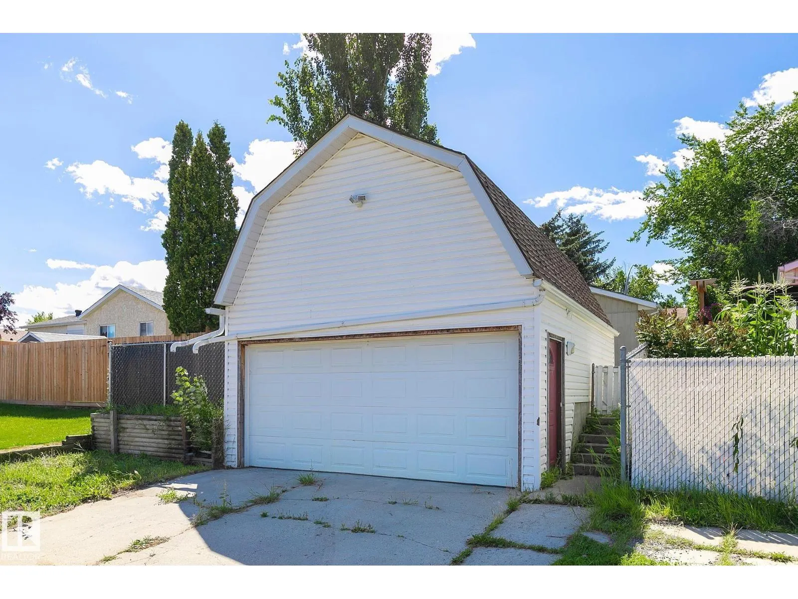 218 GREENWOOD DR
