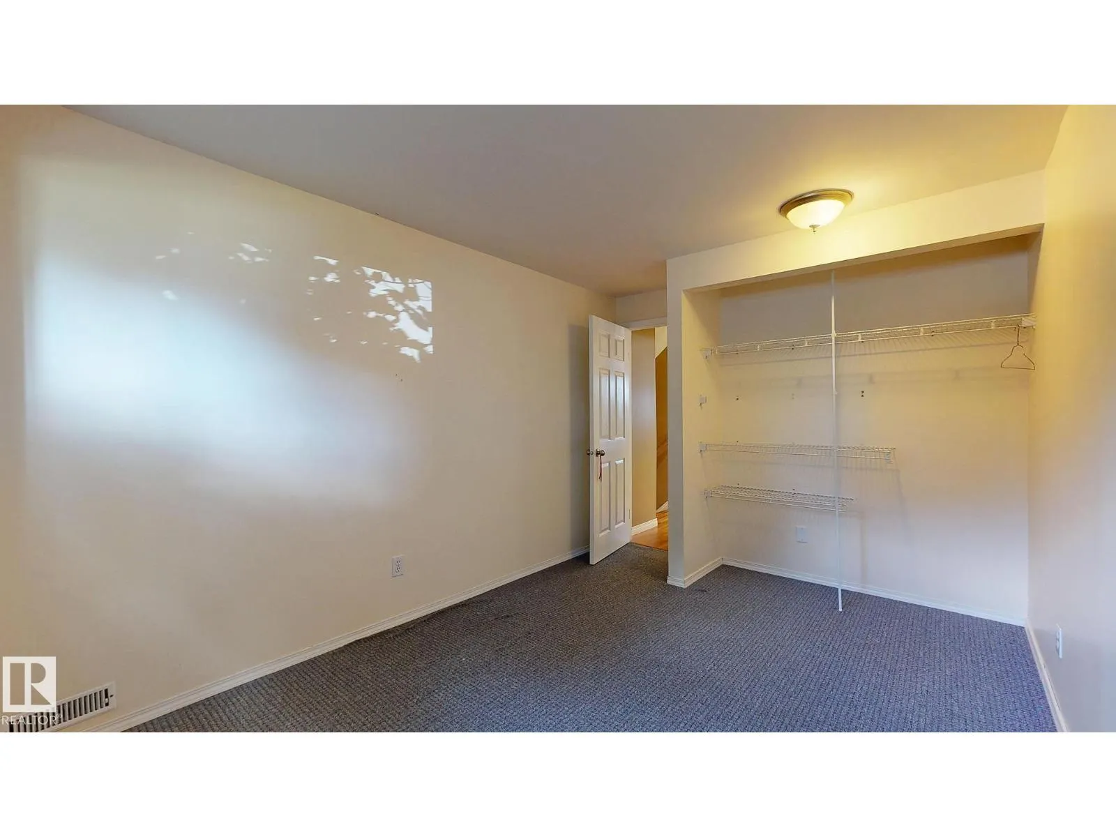 218 GREENWOOD DR