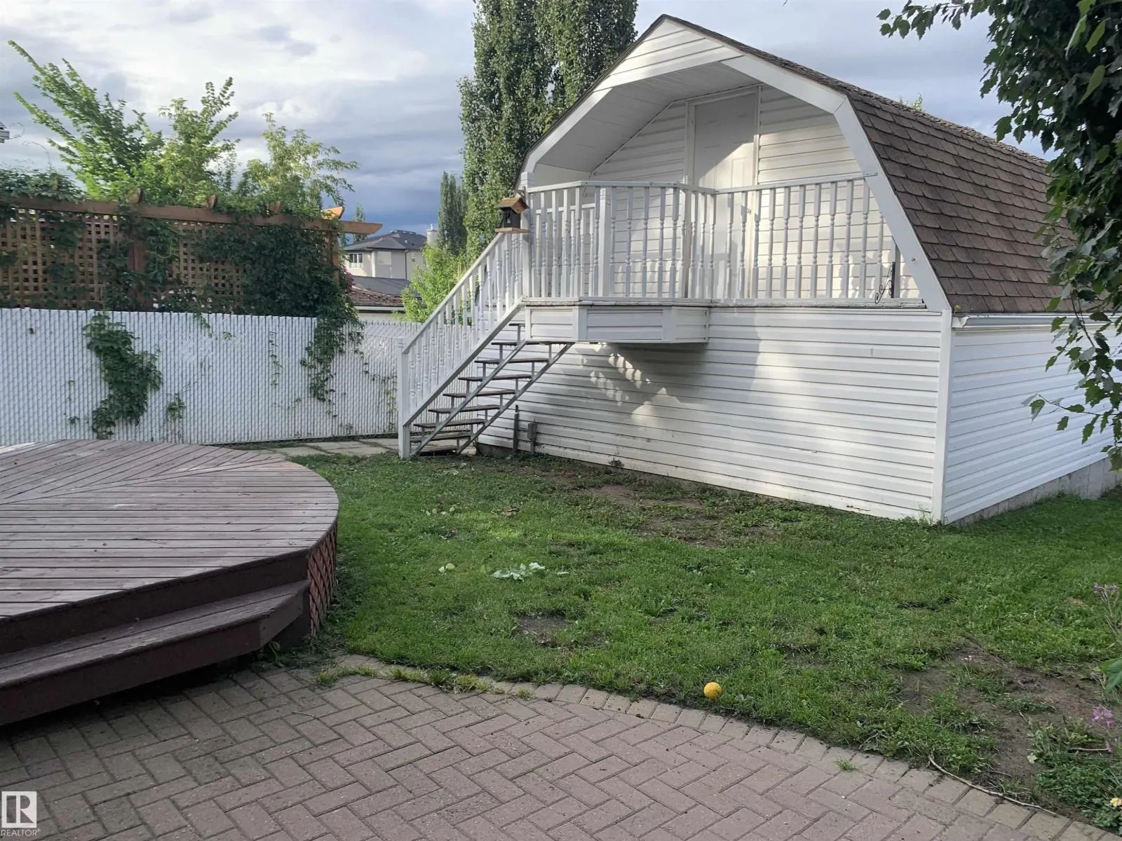 218 GREENWOOD DR
